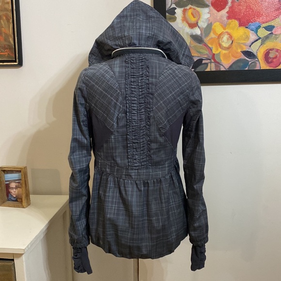 Lululemon Jacket - Picture 2 of 8
